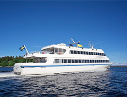 Södra Ingmarsö with boat
