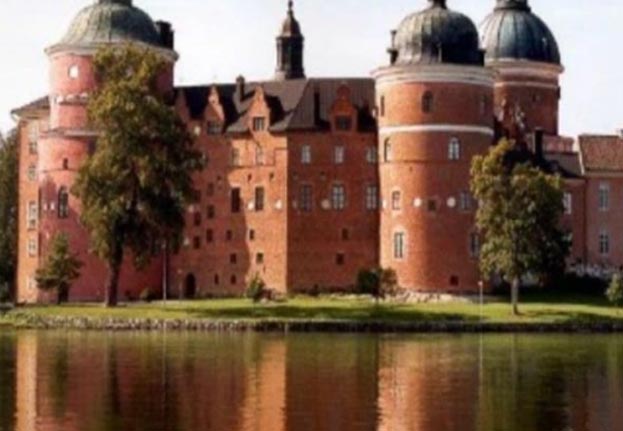 Njut av en tur till Gripsholms slott utanför Stockholm