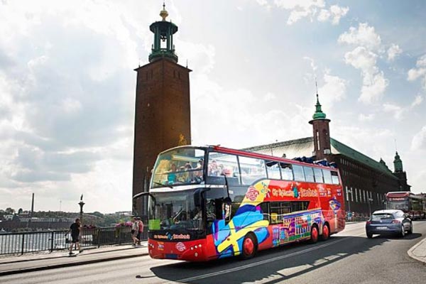 Köp biljett till Hop-on Hop off i Stockholm.