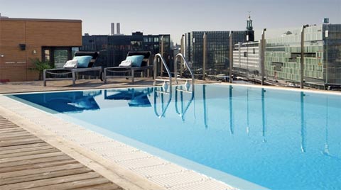 Roof top pool