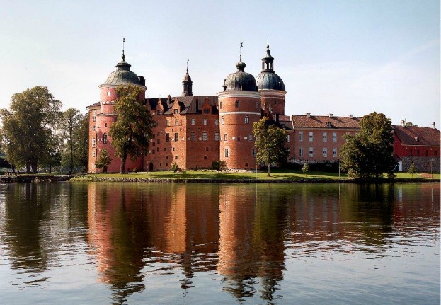 Book a Lake Mälaren Cruise to Gripsholm Castle