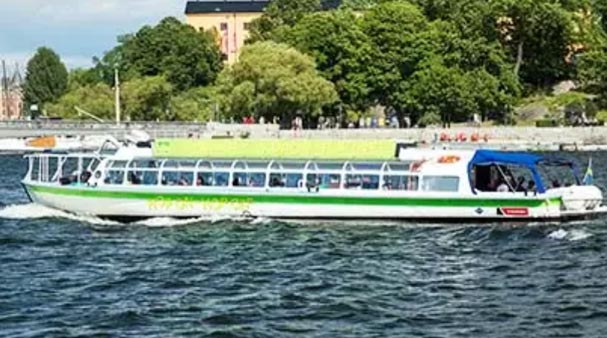 Njut av hop on/hop off båtkryssningar i Stockholm