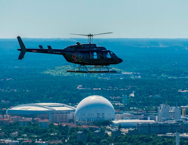 Köp biljett till delad helikoptertur i Stockholm 2026.