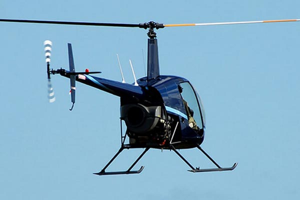 Köp biljett provflyg en helikopter i Stockholm.
