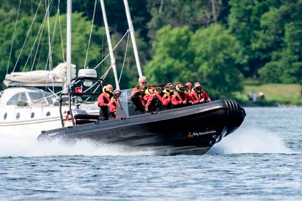 Go by RIB boat in central water in Stockholm