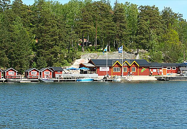 Book a tour with Strömma to Svartö