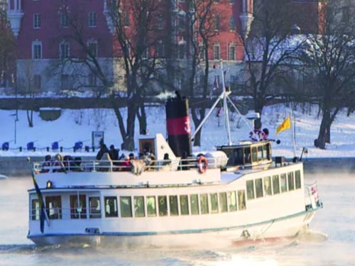 Boka Vinter båttur i Stockholm 2025 och 2026